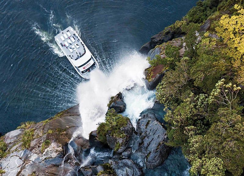 Milford Sound and Gibbston Wine: 10% Off with Southern Discoveries